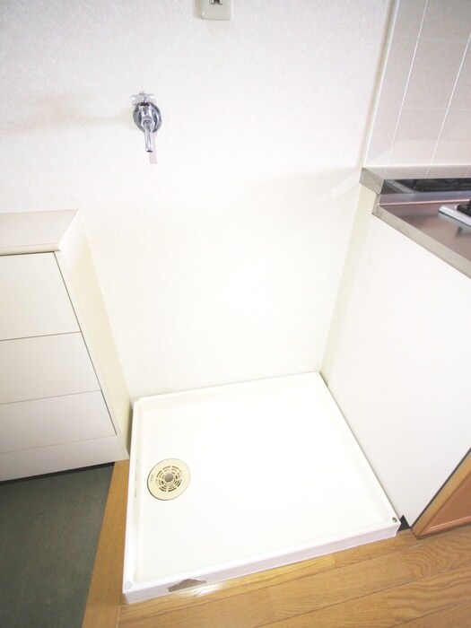 物件内観写真14　(洗濯機置場)