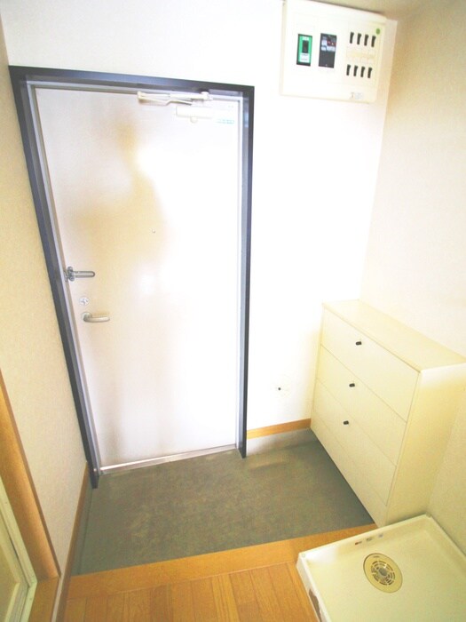 物件内観写真15　(玄関)
