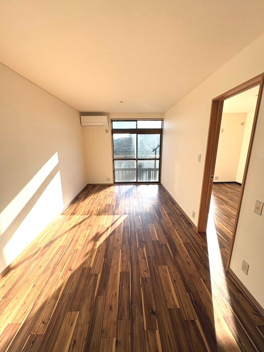 物件内観写真4　(居室)