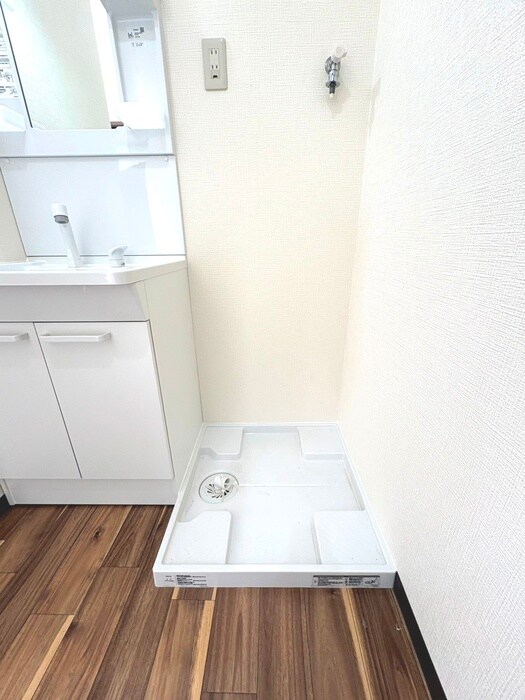 物件内観写真12　(洗濯機置場)