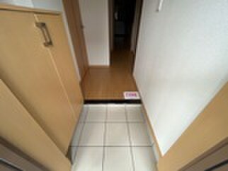 物件内観写真18　(玄関)