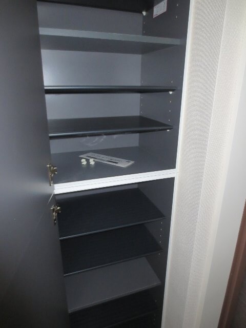 物件内観写真16　(玄関)