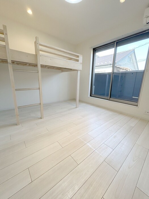 物件内観写真9　(室内からの展望)