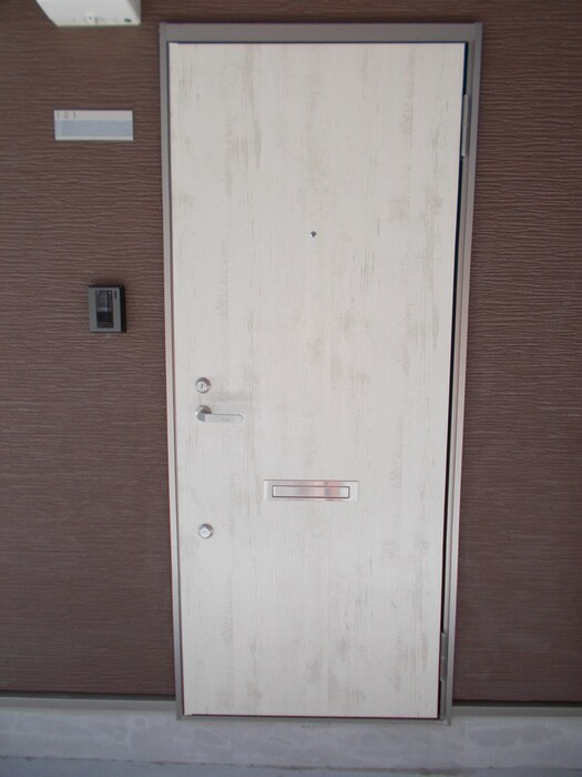 物件外観写真4　(エントランス部分)