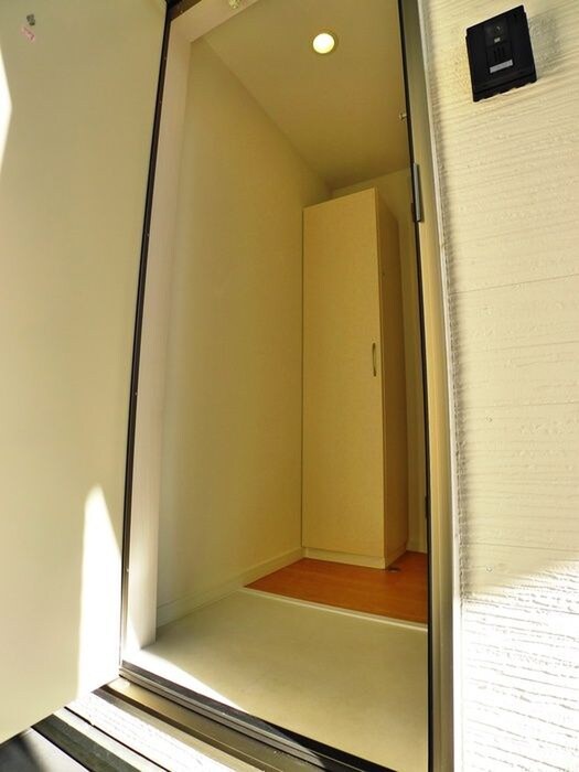 物件内観写真7　(玄関)
