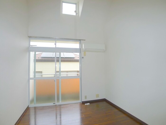 物件内観写真8　(室内からの展望)