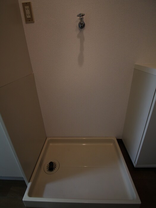 物件内観写真13　(洗濯機置場)