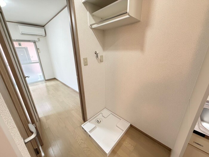 物件内観写真17　(洗濯機置場)