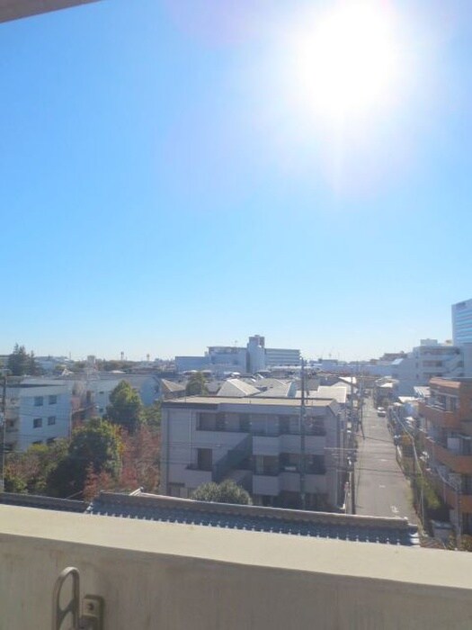 物件内観写真16　(室内からの展望)