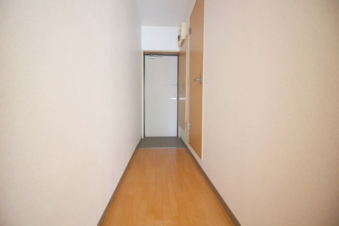 物件内観写真20　(廊下)