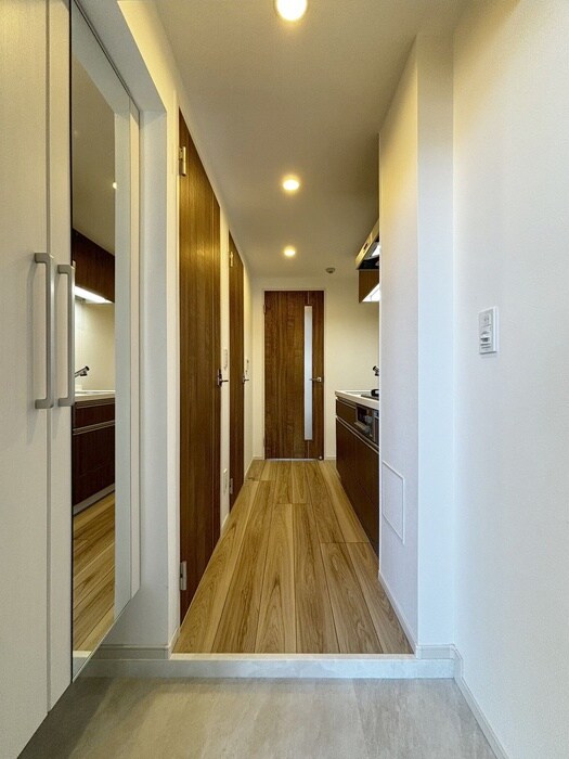 物件内観写真7　(玄関)