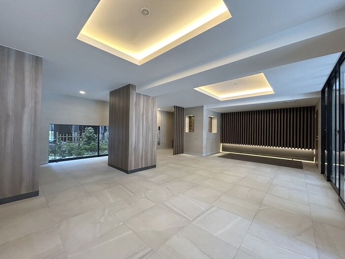 物件外観写真5　(エントランス部分)