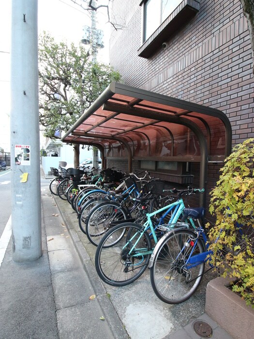 物件外観写真6　(駐輪場)
