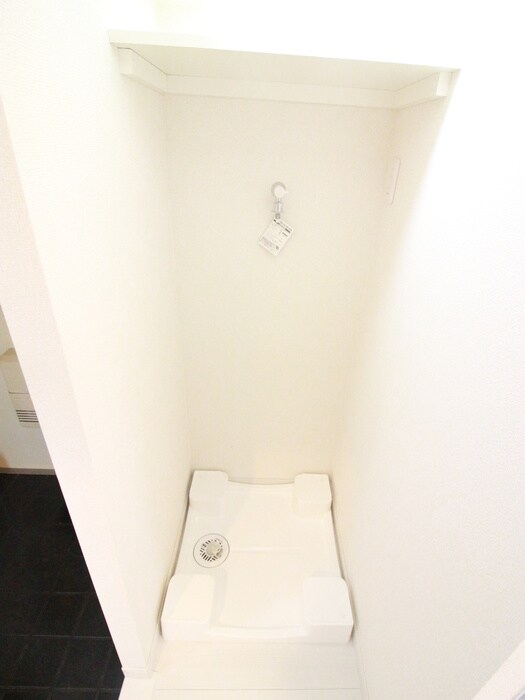 物件内観写真17　(洗濯機置場)