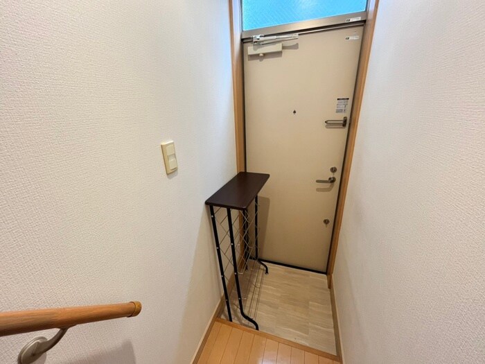 物件内観写真16　(玄関)