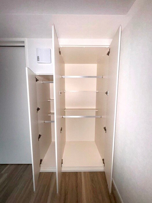 物件内観写真12　(収納)