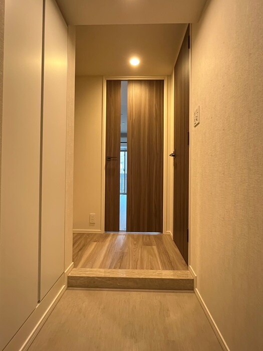 物件内観写真16　(玄関)