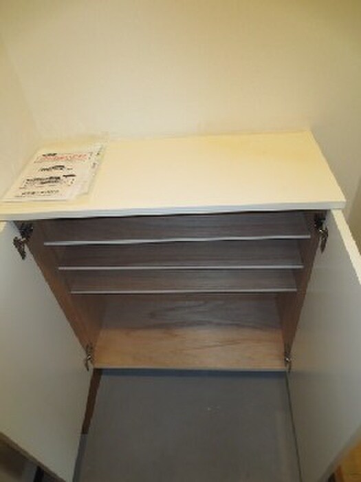 物件内観写真15　(靴箱)