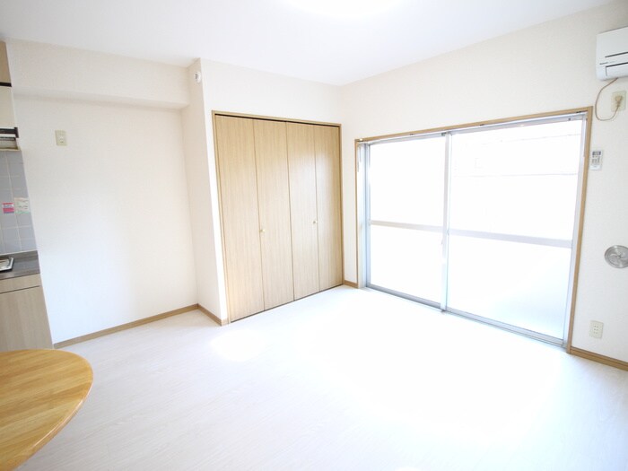 物件内観写真8　(居室)