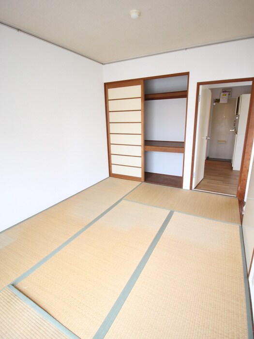 物件内観写真8　(居室)