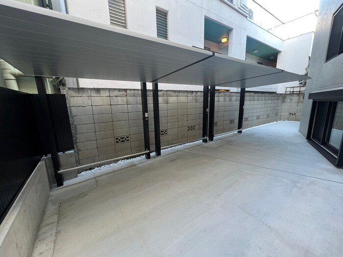 物件外観写真5　(駐輪場)