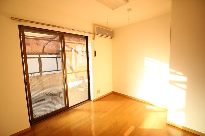 物件内観写真10　(居室)