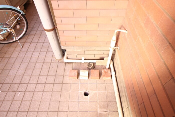 物件内観写真18　(洗濯機置場)