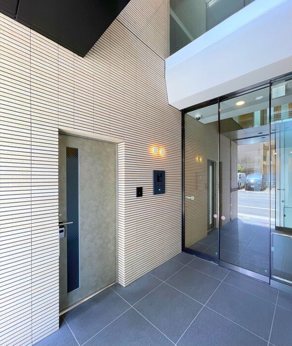 ORSUS HONJOAZUMABASHIのエントランス部分