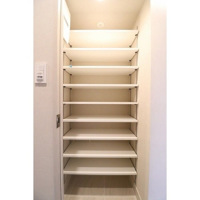 物件内観写真16　(靴箱)