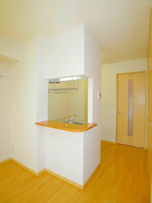 物件内観写真6　(室内からの展望)