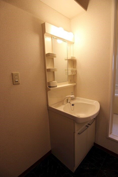 物件内観写真12　(洗面)