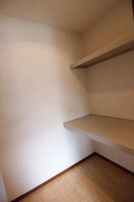 物件内観写真13　(収納)