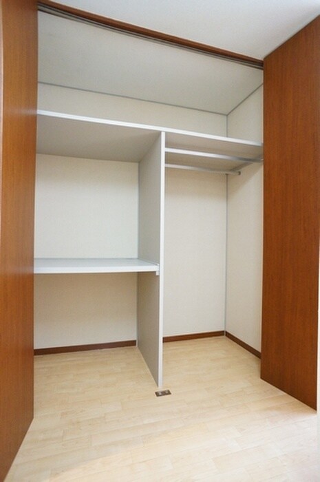 物件内観写真12　(収納)