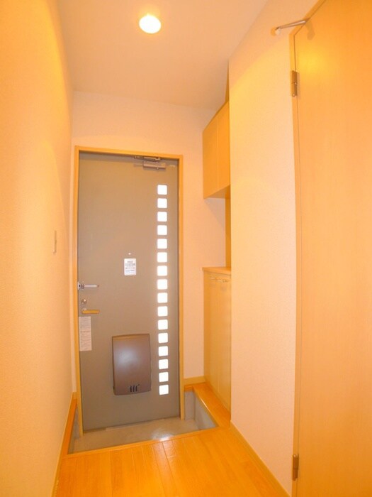 物件内観写真13　(玄関)