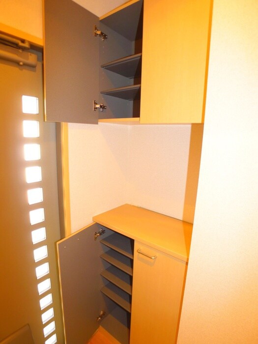 物件内観写真14　(靴箱)