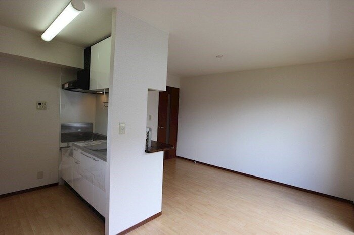 物件内観写真16　(室内からの展望)