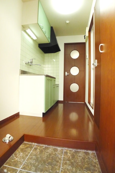 物件内観写真7　(玄関)