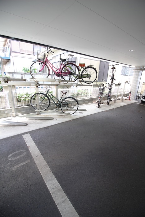 物件外観写真4　(駐輪場)