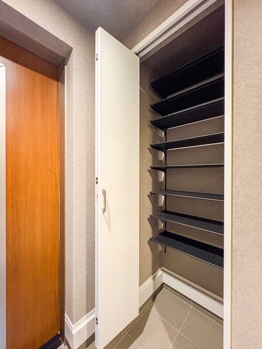 物件内観写真18　(靴箱)