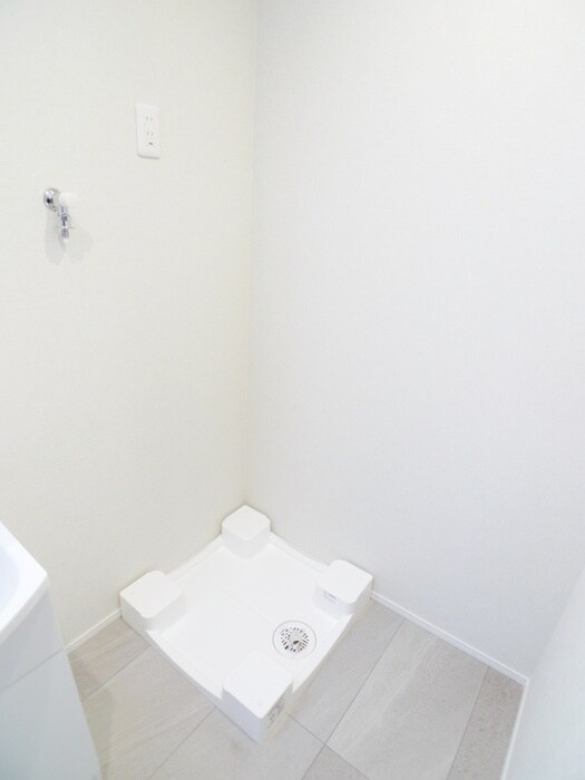 物件内観写真12　(洗濯機置場)