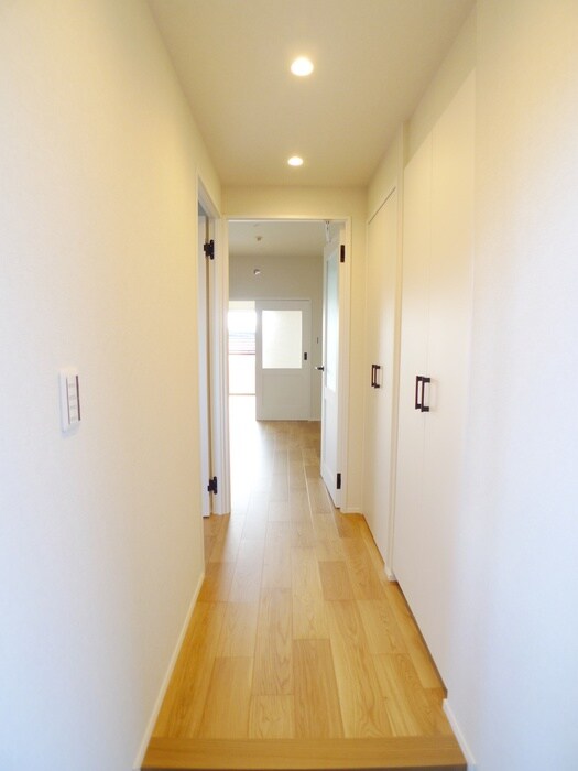 物件内観写真21　(廊下)