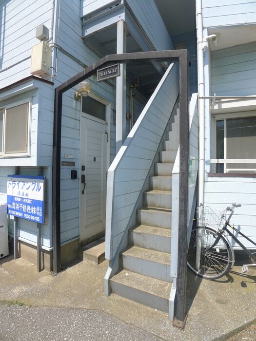 物件外観写真3　(エントランス部分)