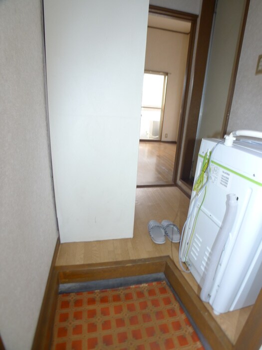 物件内観写真13　(玄関)