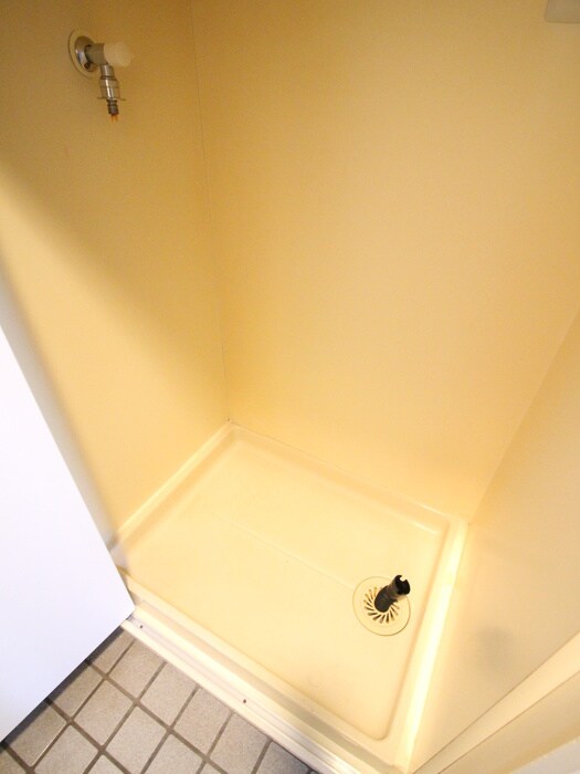 物件内観写真11　(洗濯機置場)