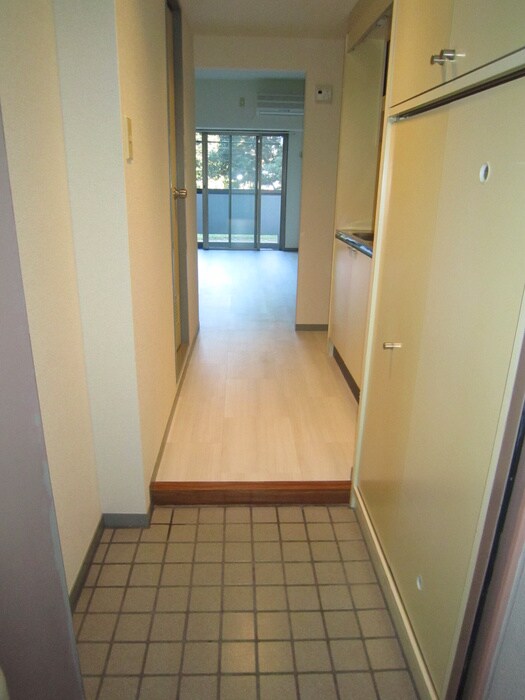 物件内観写真16　(廊下)