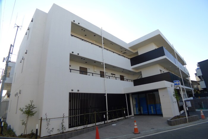 物件外観写真5　(駐車場)