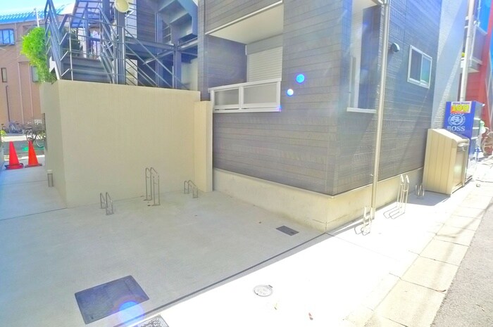 物件外観写真3　(駐輪場)