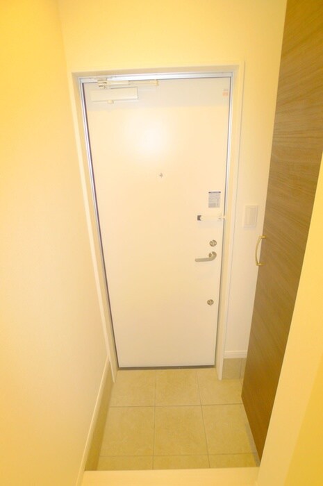 物件内観写真14　(玄関)