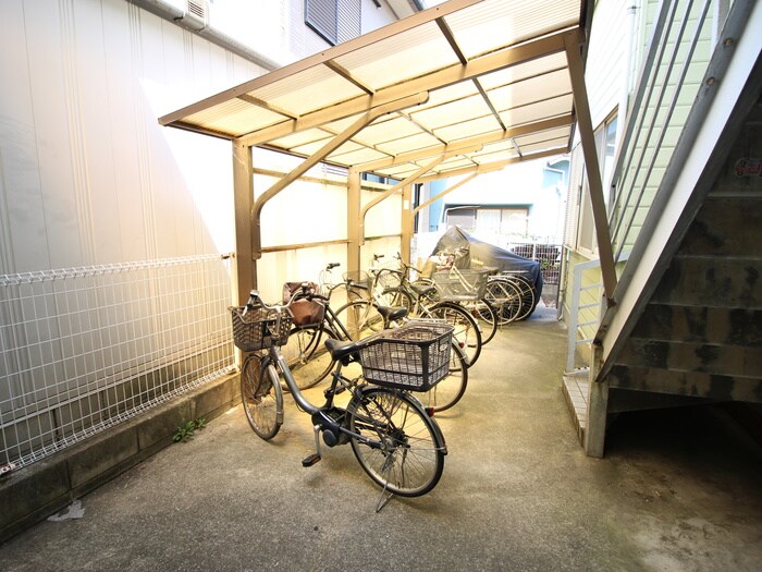 物件外観写真5　(駐輪場)