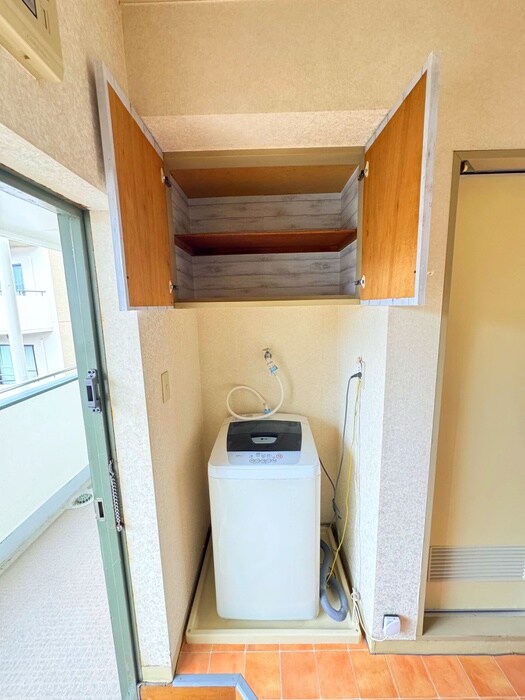 物件内観写真12　(洗濯機置場)